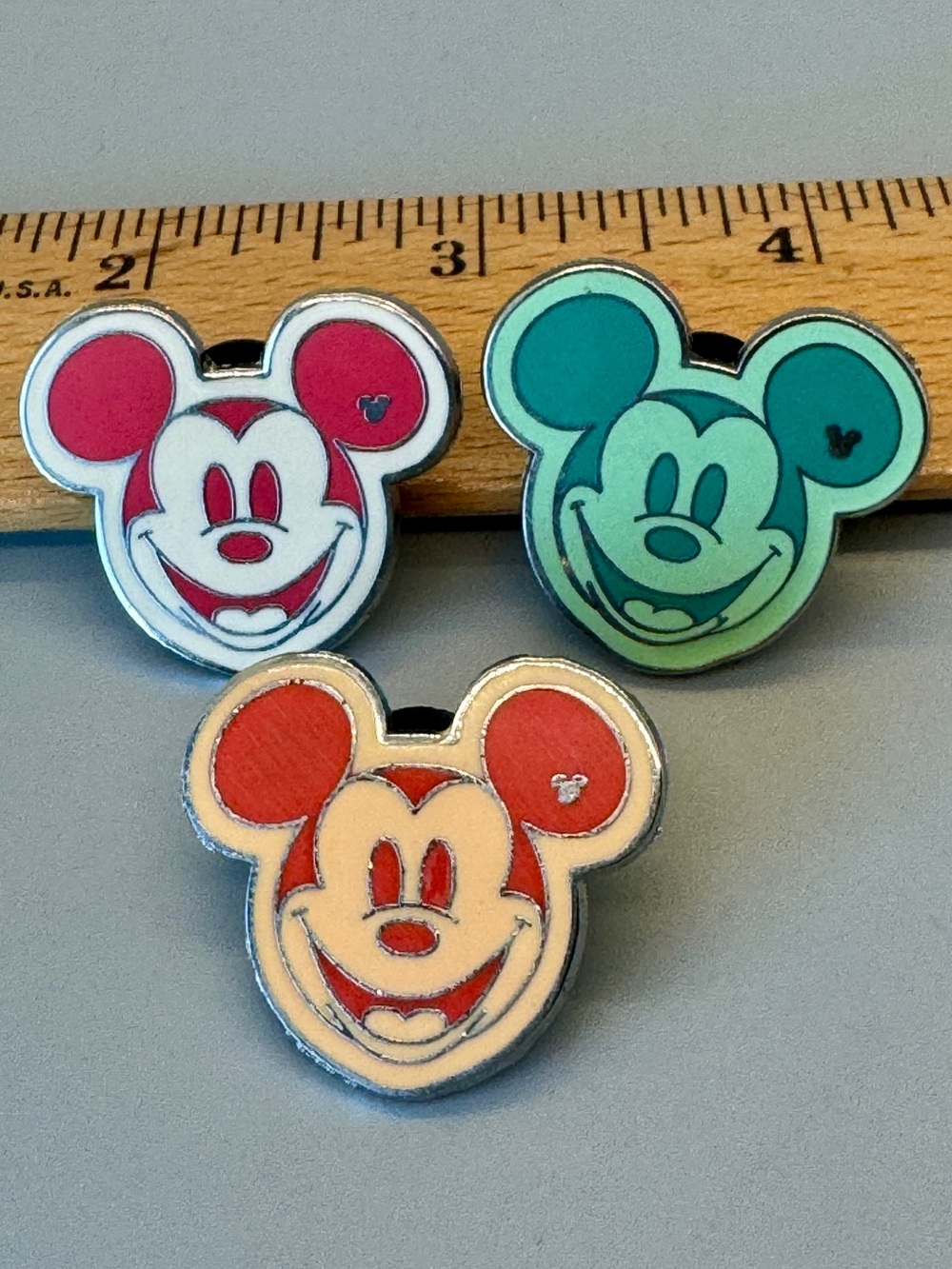 EUC Lot of 3 Disney Hidden Mickey "Colorful Mickey Heads" Trading Pins 2008-2009